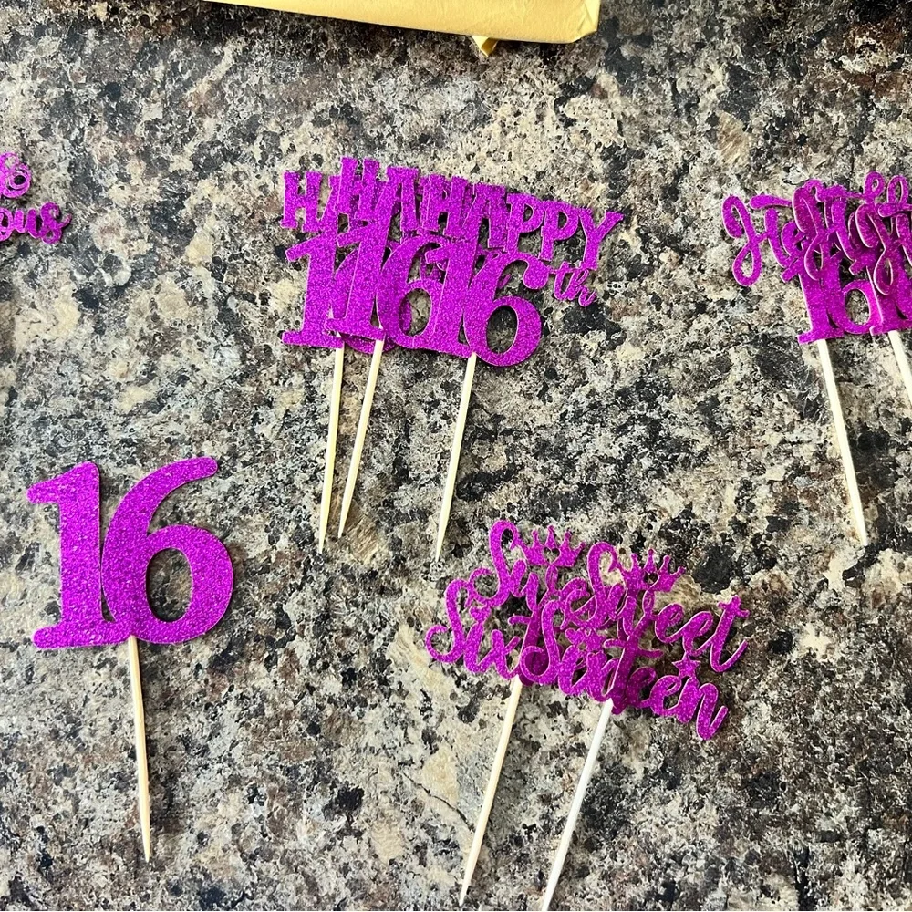 Purple Sweet Sixteen birthday decor